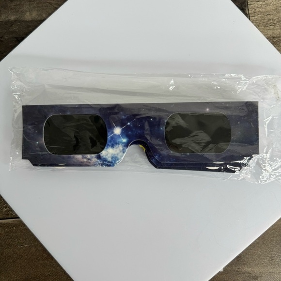 Solar Eclipse Glasses Set of 4 - Picture 7 of 15